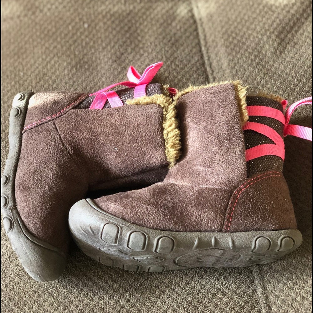 Carter's brown and pink girls Carter's boots💗